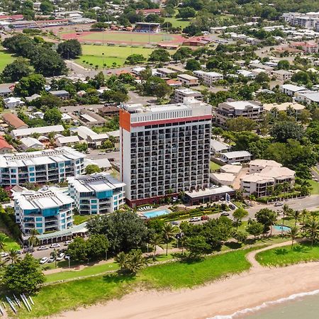 Aquarius On The Beach Townsville Exterior photo