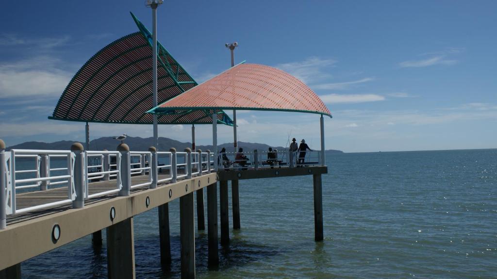 Aquarius On The Beach Townsville Exterior photo